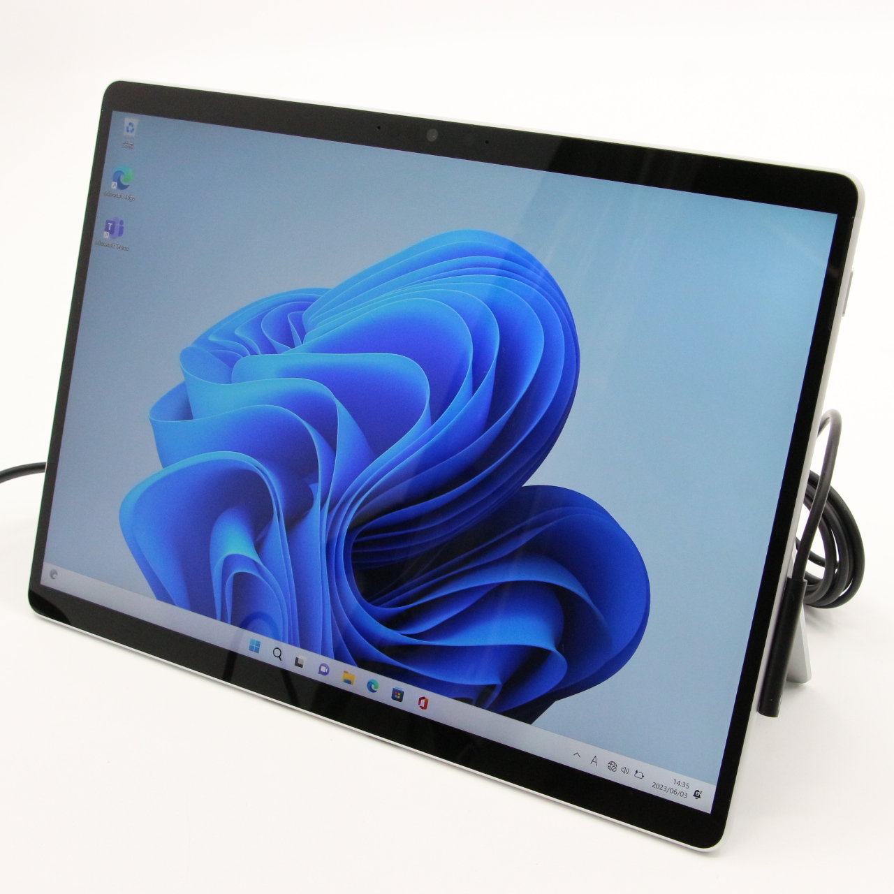 Surface Pro 8 LTE Advanced / 13インチ / Core i5-1145G7 / 最大4.4GHz / 16GB / SSD 256GB